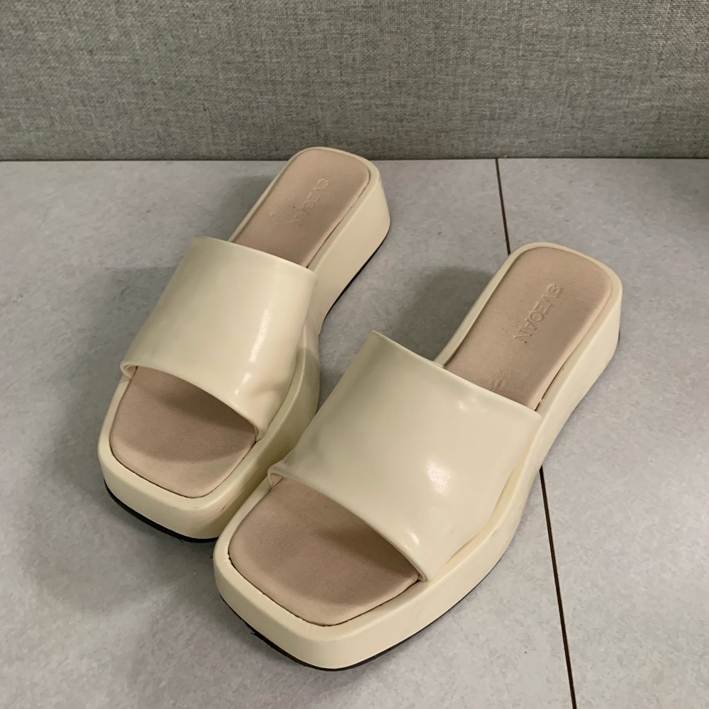 Alohas Janice Warm White Sandals